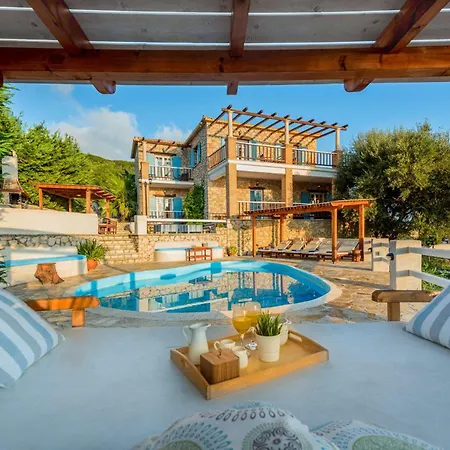 爱奥尼亚别墅 别墅 Volímai